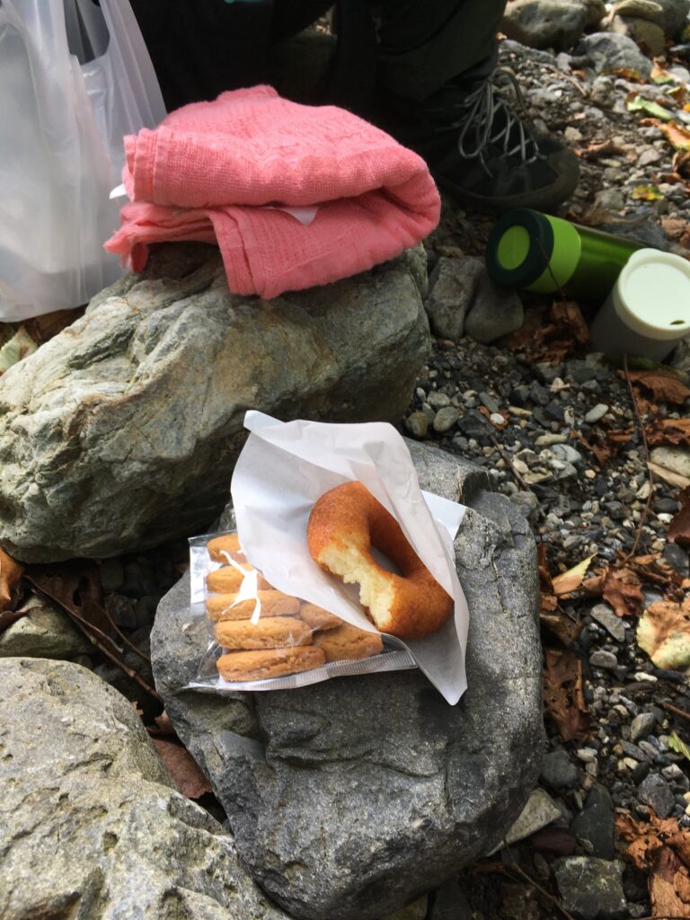 払沢の滝近く