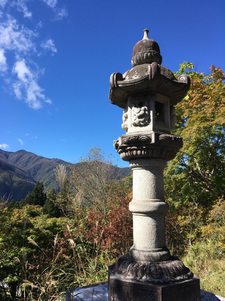 三峯神社の空